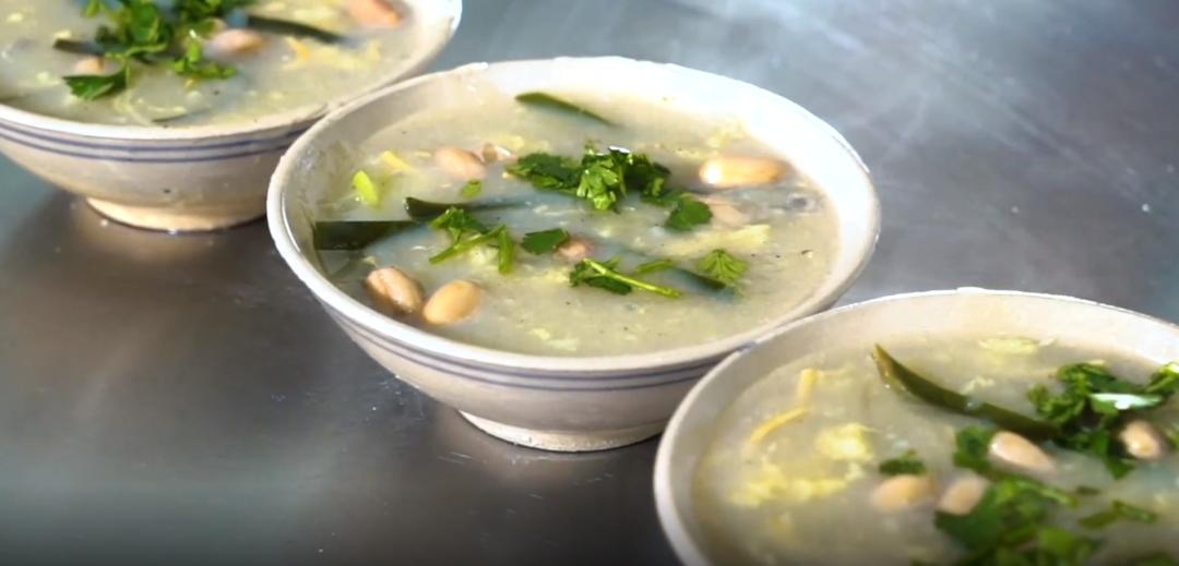 聊城早餐_聊城小吃 鸡蛋荷包_阳平胡辣汤