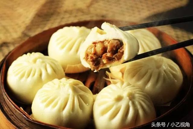 聊城小吃 鸡蛋荷包_山东早餐地图_济南甜沫油旋草包包子