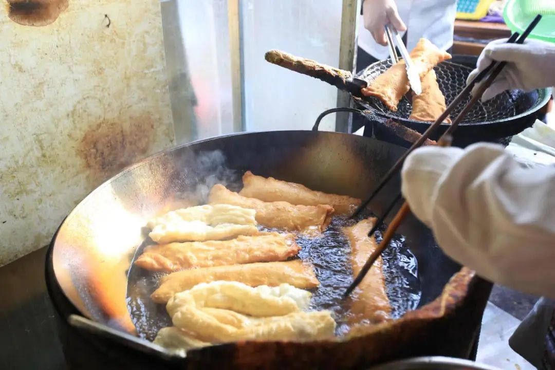 【我家门前有条河】口水要止不住了!怎么“荷包”都这么好吃啊!(图3) 聊城鸡蛋荷包_鸡蛋荷包豆沫早餐_聊城小吃 鸡蛋荷包