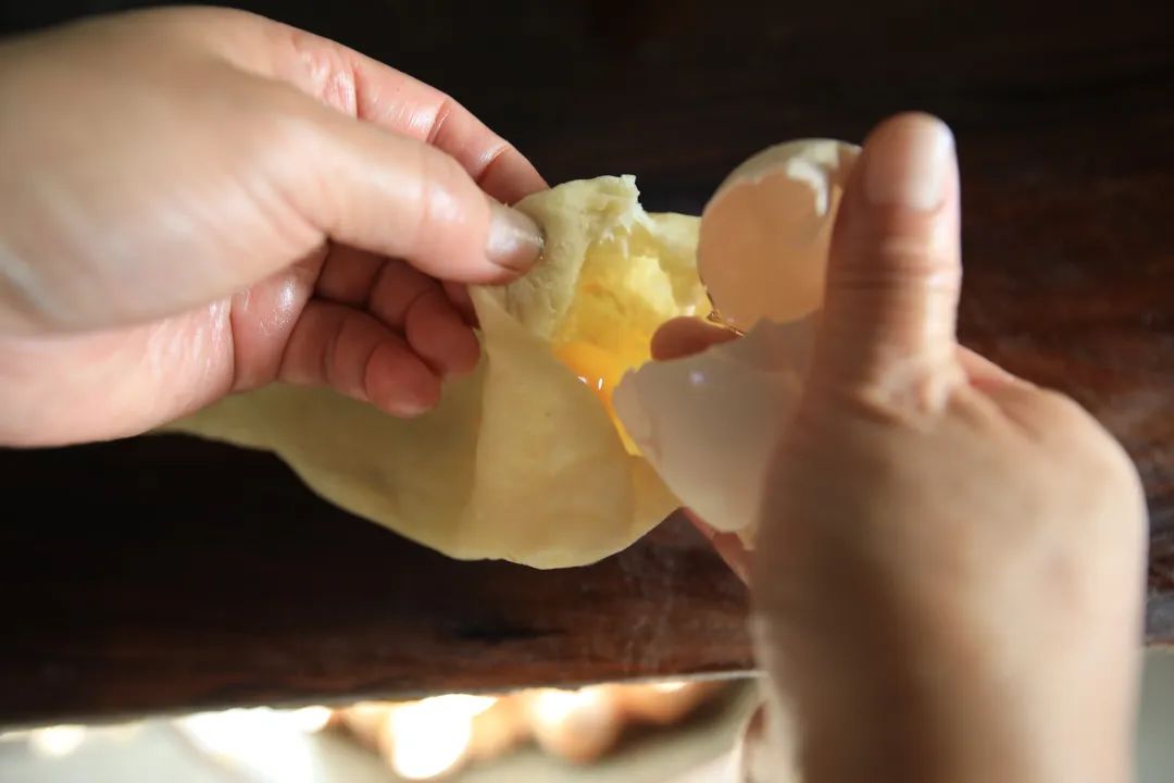 【我家门前有条河】口水要止不住了!怎么“荷包”都这么好吃啊!(图4) 聊城小吃 鸡蛋荷包_鸡蛋荷包豆沫早餐_聊城鸡蛋荷包