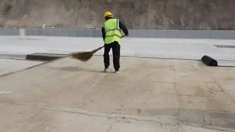 墙面饰面砖镶贴施工流程_材料和机具准备_壁纸墙面施工工艺