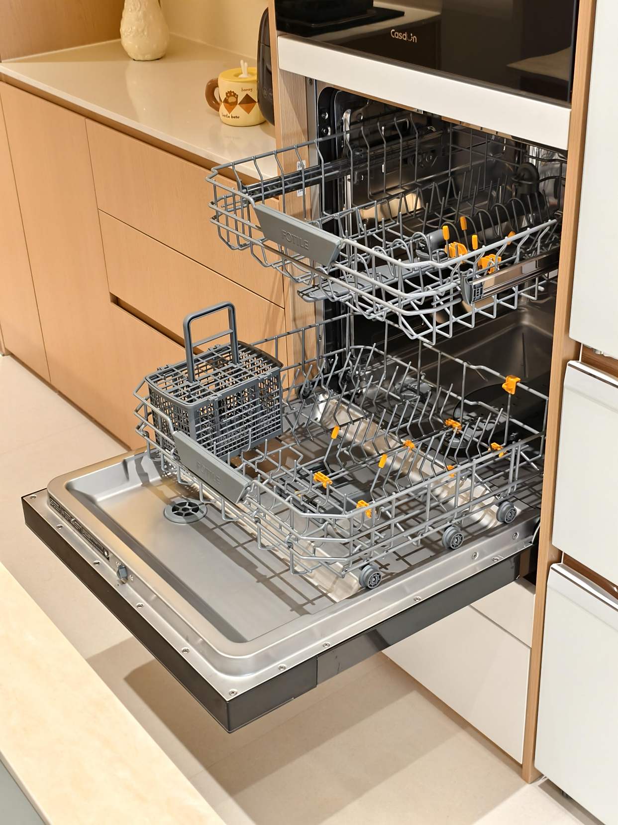 304不锈钢台面厨房_厨房设计不合理_烘焙店吧台装饰图片