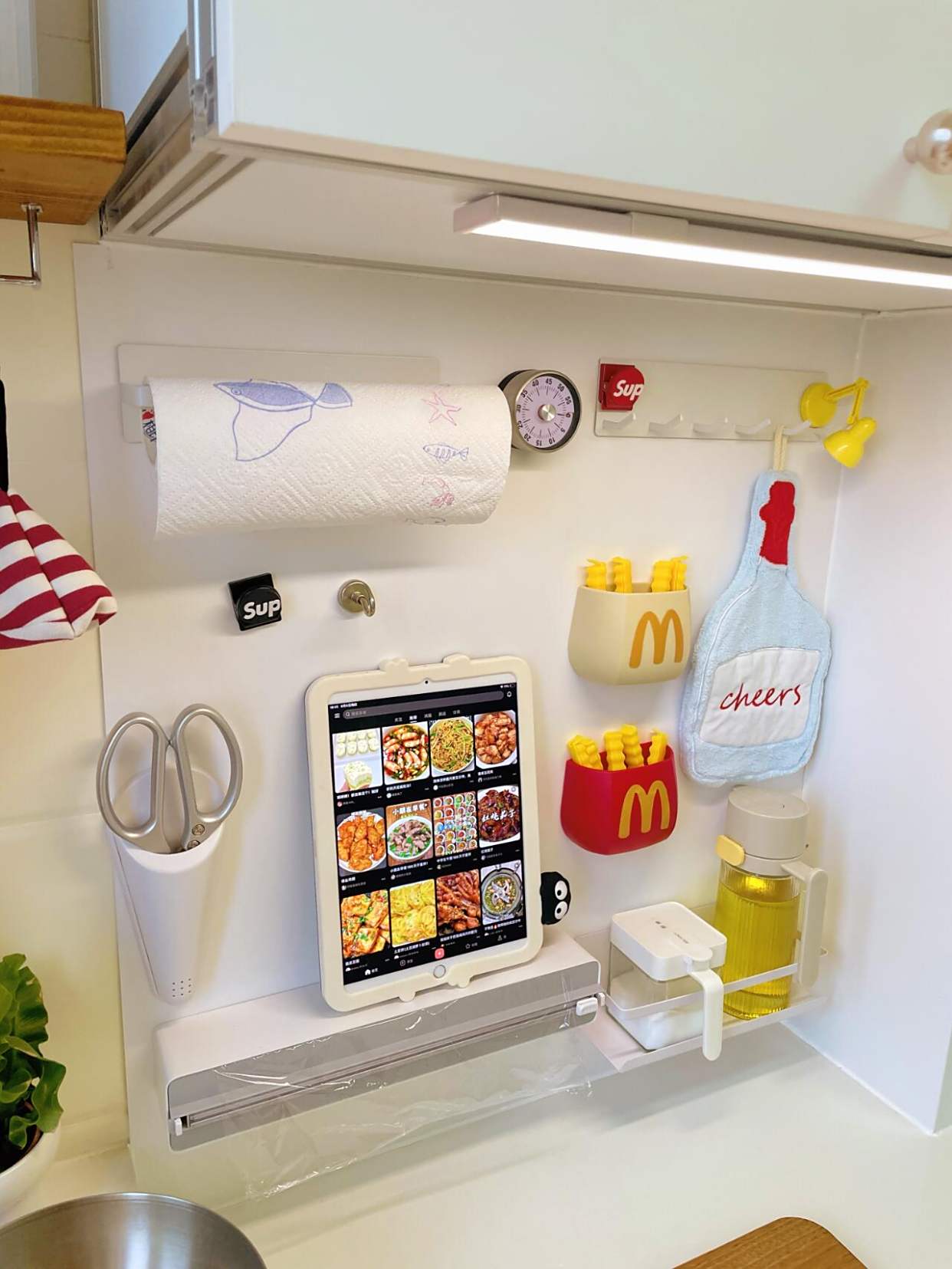 厨房设计不合理_304不锈钢台面厨房_烘焙店吧台装饰图片