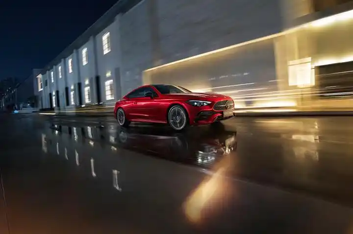 奔驰跑车图片30英寸_CLE 300 4MATIC豪华型轿跑车_全新梅赛德斯-奔驰CLE轿跑车