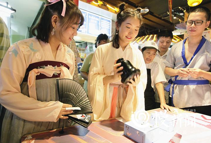 重庆沙坪坝区特色美食_沙坪坝好吃街夏日夜宵趴 古代游园互动游戏兑换现金券 沙坪坝好吃街美食优惠活动