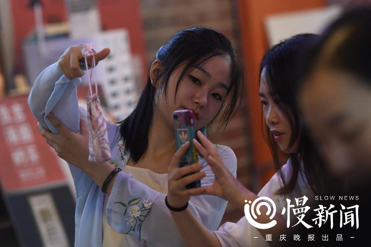 重庆沙坪坝区特色美食_沙坪坝好吃街夏日夜宵趴 古代游园互动游戏兑换现金券 沙坪坝好吃街美食优惠活动