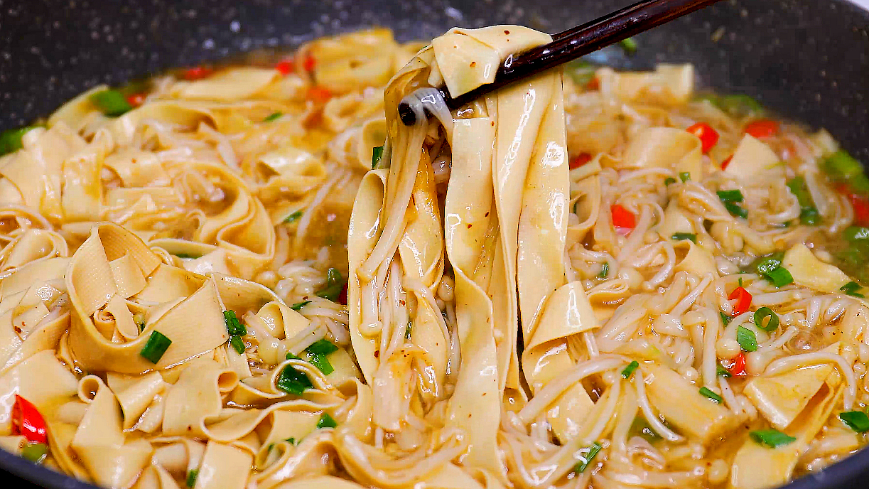 自从学会豆腐皮这样做，我家一周吃5次，开胃下饭，比吃肉还舒服