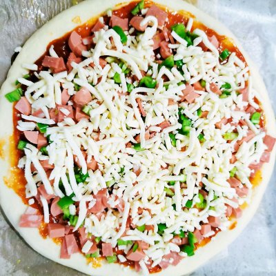 不用复杂馅料的简易火腿培根披萨(图13) 简单快手披萨做法_披萨的做法大全图解相关推荐_自制披萨食谱