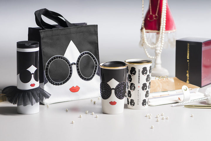 萌到窒息!限定版樱花杯刷屏,星巴克到底是卖咖啡的还是卖杯子的?(图7) 星巴克樱花猫爪杯限定版_星巴克的纸杯的价钱_星巴克城市限定款马克杯推荐