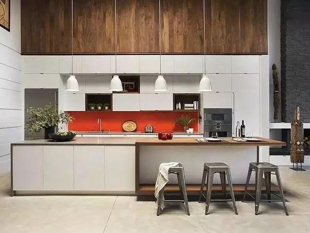 厨房间橱柜图片2025_高颜值原木色橱柜_白色橱柜搭配创意瓷砖