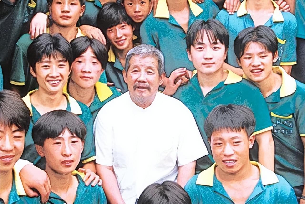 少林塔沟武术学校创始人刘宝山_塔沟武校争议与成就_少林寺塔沟武校学费