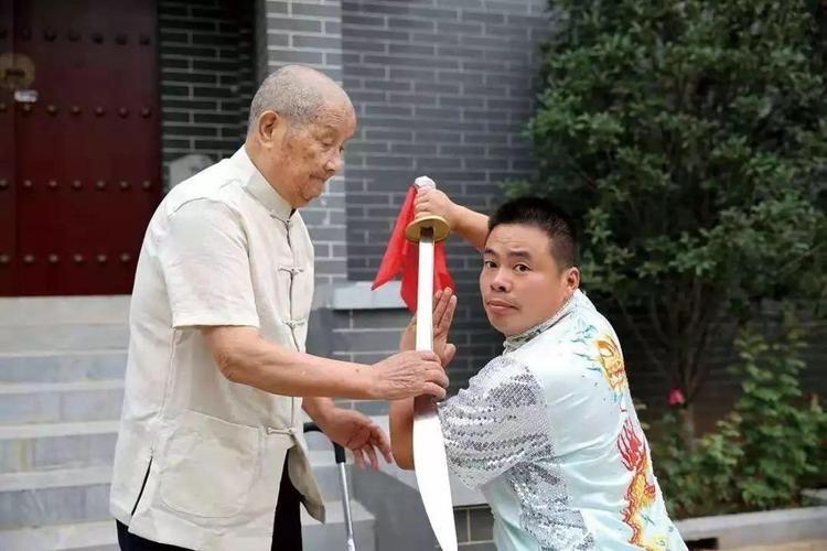 少林塔沟武术学校创始人刘宝山_少林寺塔沟武校学费_塔沟武校争议与成就