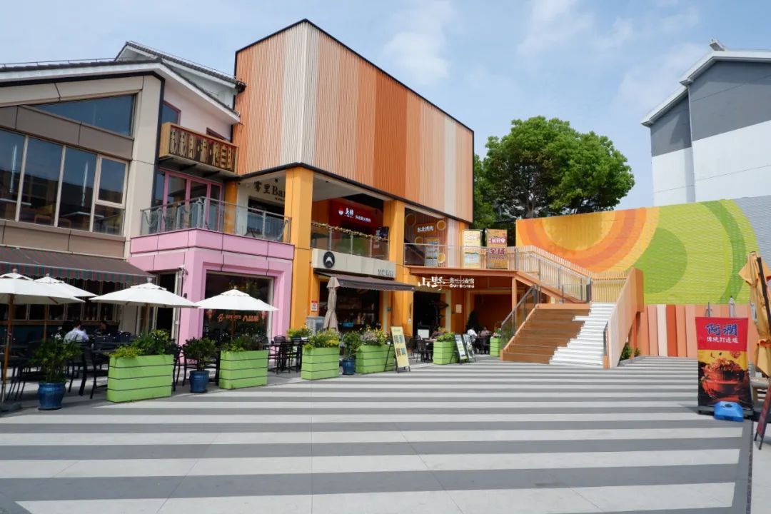 炙梓东北碳火烤肉_十尚坊美食街_特色自助烤肉