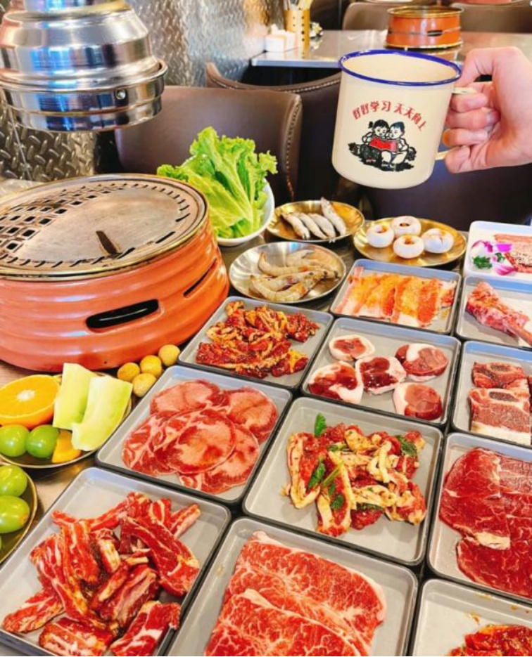 十尚坊美食街_炙梓东北碳火烤肉_特色自助烤肉