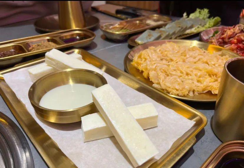 特色自助烤肉_炙梓东北碳火烤肉_十尚坊美食街