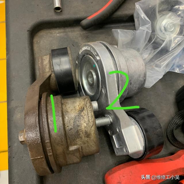 众泰发动机叽叽响_尼桑帕拉丁发动机响_发电机皮带涨紧轮损坏