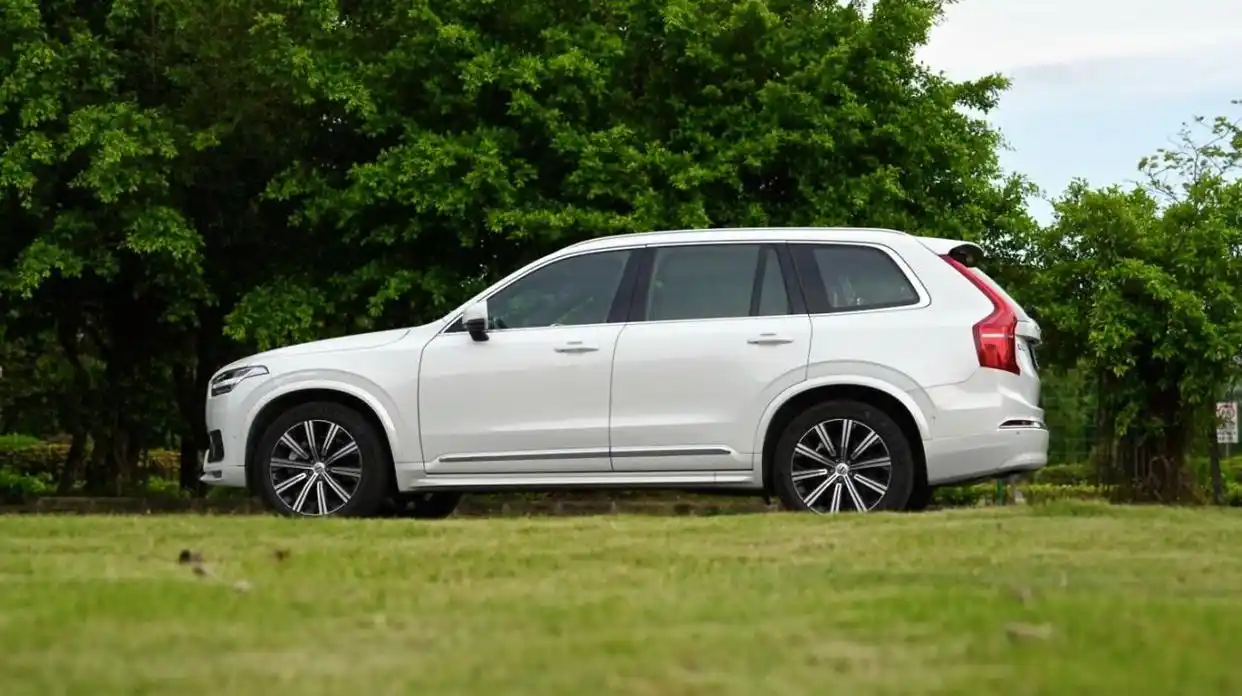 沃尔沃XC90 2024款B6智雅豪华版 安全配置_沃尔沃xc90价钱_沃尔沃XC90 50万预算 天花板级别车型