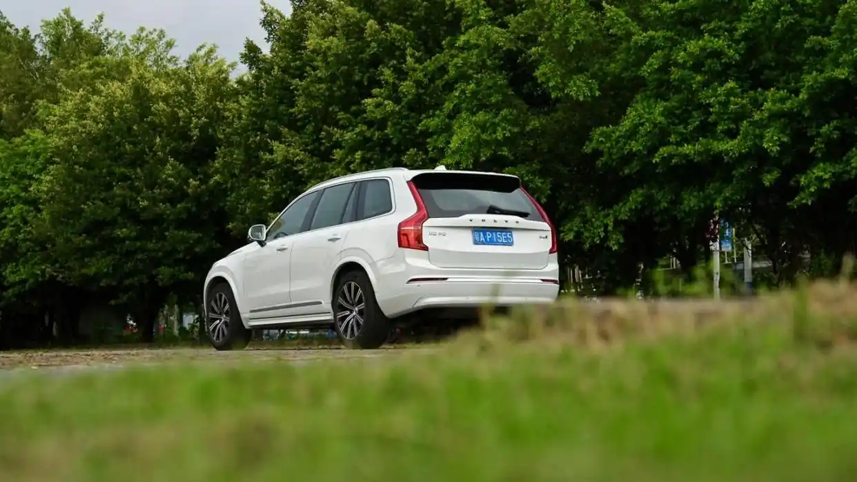 沃尔沃XC90 50万预算 天花板级别车型_沃尔沃xc90价钱_沃尔沃XC90 2024款B6智雅豪华版 安全配置
