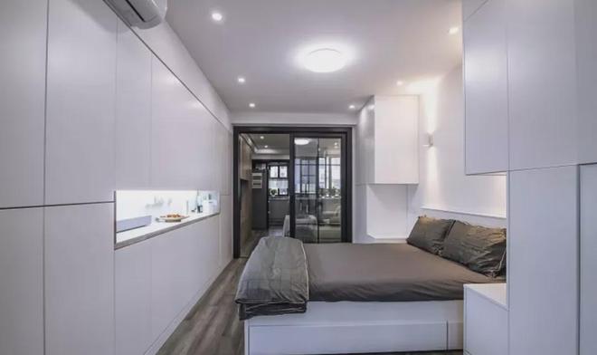 卧室白色衣柜设计_卧室整墙衣柜布局_卧室柜子装修