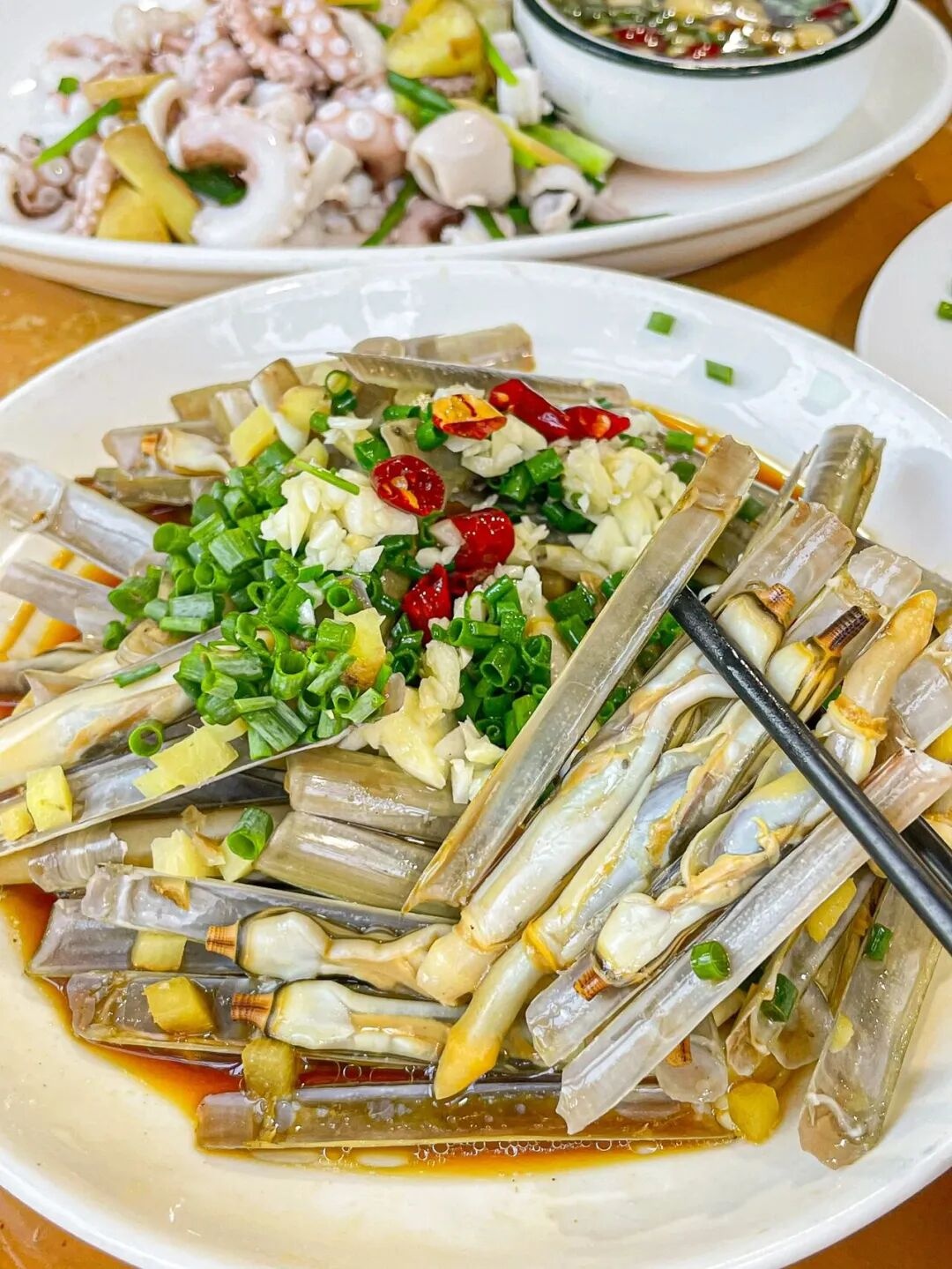 大批生猛海鲜来了!浙江又有3500多艘渔船陆续出海(图18) 东海全面开渔浙江3500艘渔船出海带鱼小黄鱼鱿鱼捕捞 _象山海鲜十八_ 宁波宁海牡蛎海鲜面象山咸呛蟹泥螺