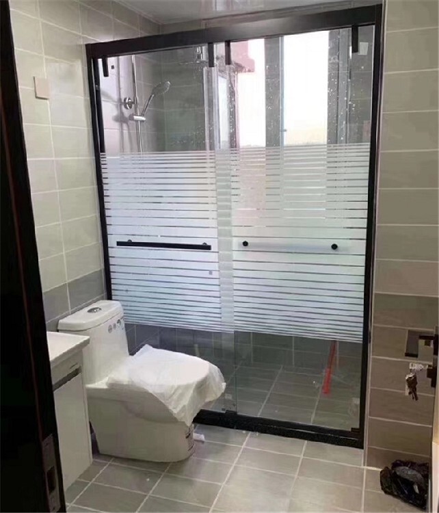 更换卫生间门玻璃_玻璃门卡顿原因清理_如何更换浴室玻璃门