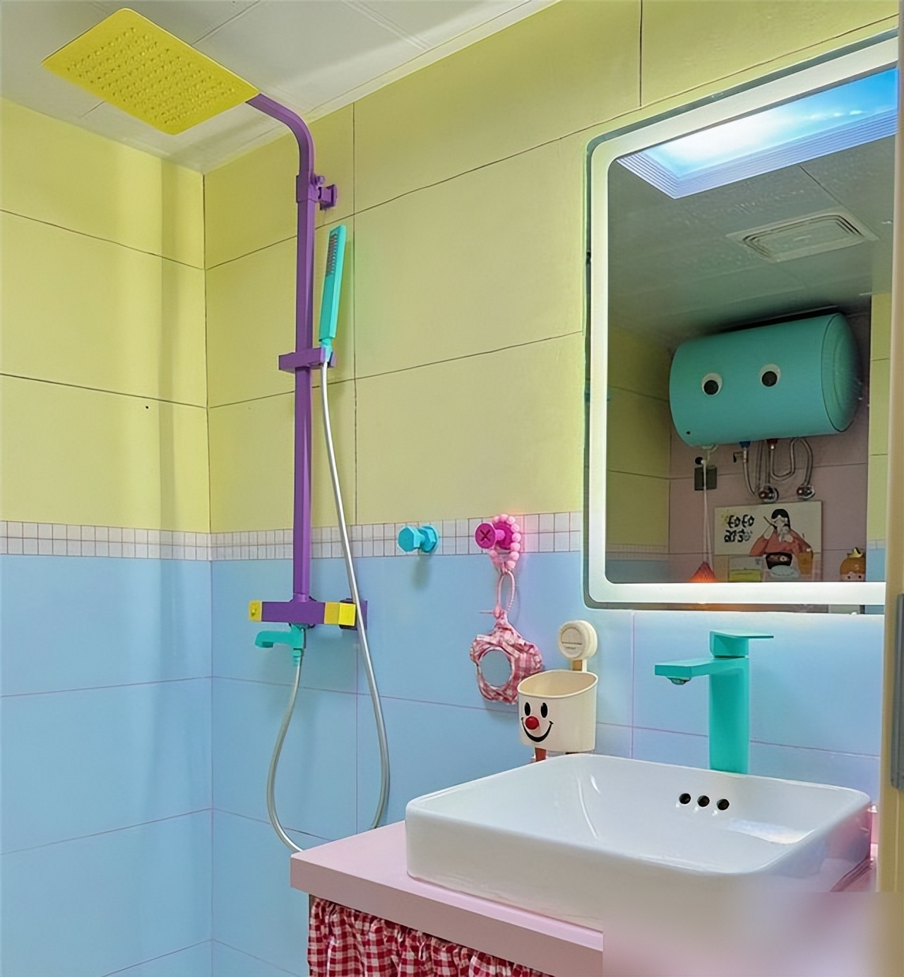 小卫生间设计灵感_门框氛围灯设计_装修浴室效果图