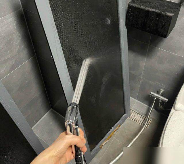 卫生间双卫改造_装修浴室效果图_悬空卫浴清洁神器