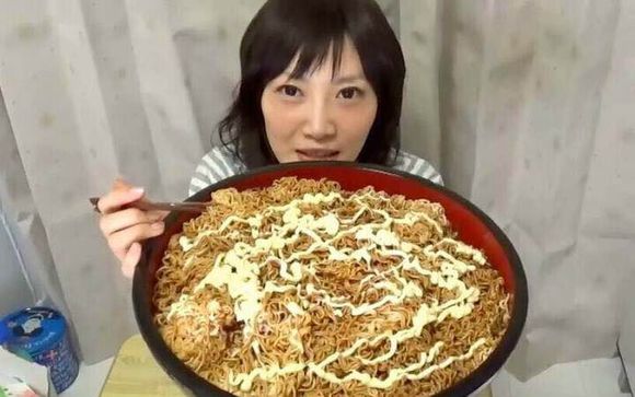 别被“大胃王”蒙蔽双眼(图1) 大胃王怎么吃都不胖 妹子一次吃60串团子 不会胖的原因_英国广播公司吃不胖实验 5000大卡增重分析_吃货木下为什么吃不胖