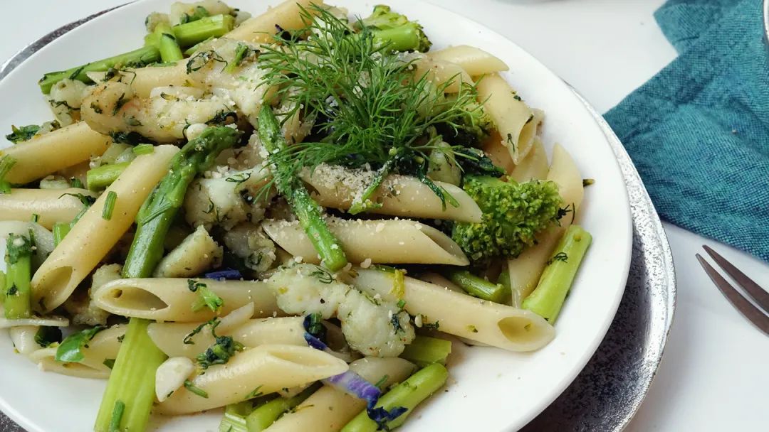 莳萝草披萨草迷迭香百里香用法区别_披萨草是什么东西