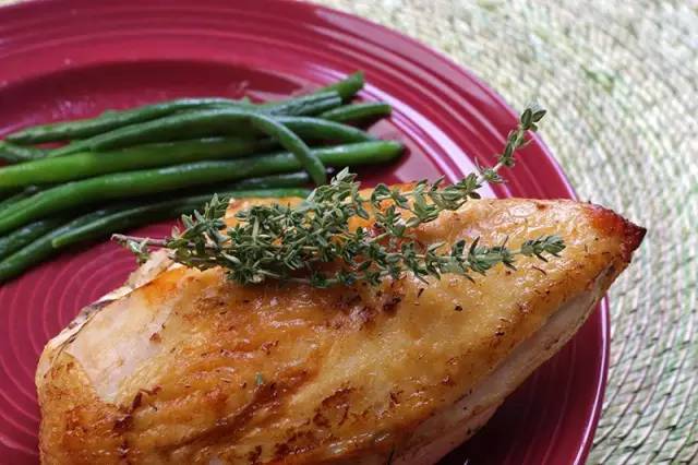 莳萝草披萨草迷迭香百里香用法区别_披萨草是什么东西