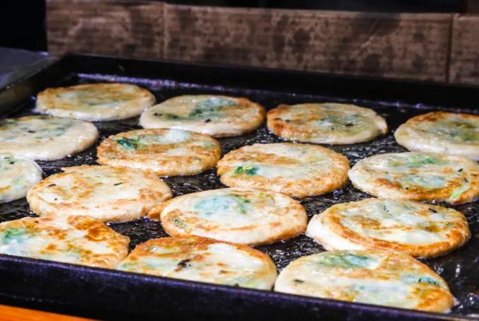 舌尖上海丨30种沪上经典小吃,你吃过几种?熟悉的味道最深入人心(图1) 上海的小吃特产有哪些_上海特色小吃_上海糕团美食