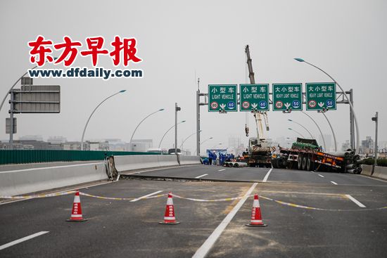 沪嘉高速大修_中环线交通拥堵修复情况_上海中环高架撞坏事故