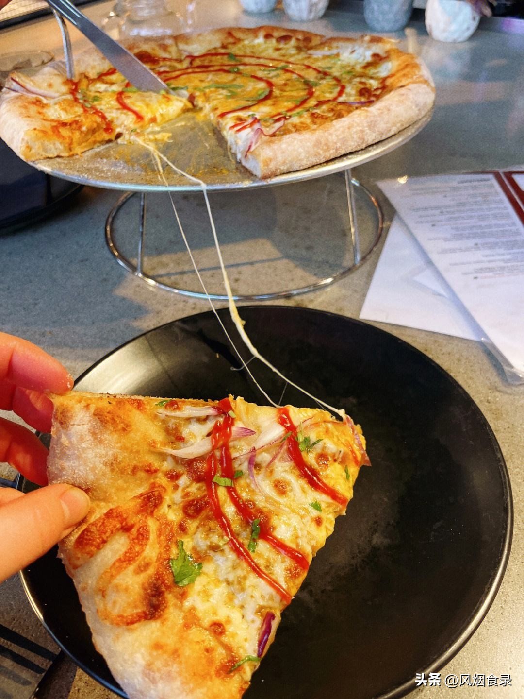 意式披萨历史起源_必胜客四合一披萨薄脆_美式披萨饼底特点