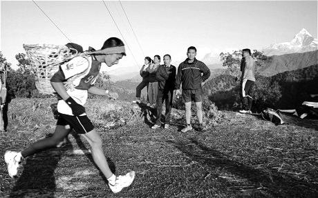 尼泊尔年轻人应征英军外籍兵团现状_廓尔喀 薪水_加入英国陆军廓尔喀旅条件