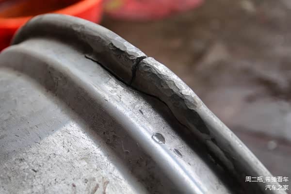 轮毂翻新车灯翻新_轮毂修复过程_什么损坏可以修复轮毂