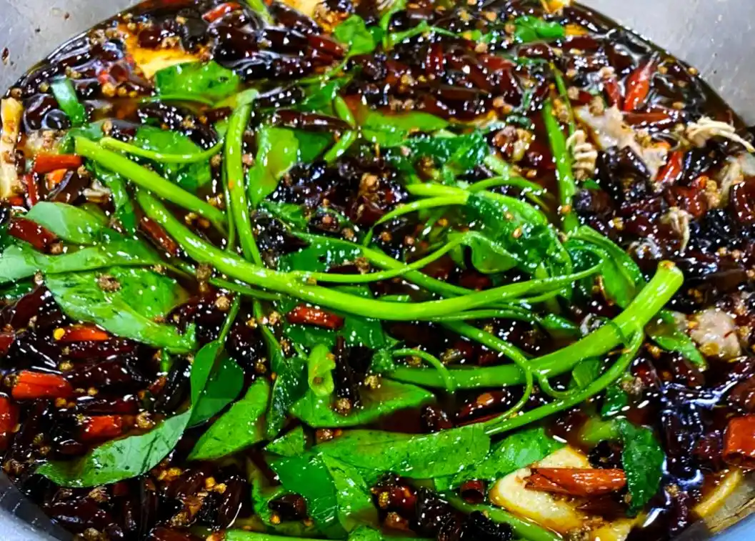 歌乐山辣子鸡特色介绍_沙坪坝美食攻略_重庆磁器口美食照片