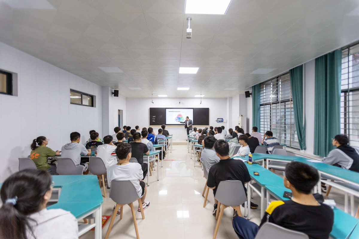 西安科技大学高新学院教学质量_西安私立小学学费_西安科技大学高新学院学费