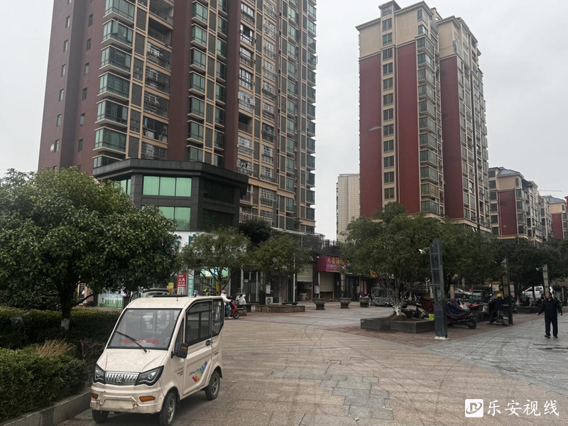 香山豪庭小区维修基金使用情况_物业套取维修基金_小区维修费用公示