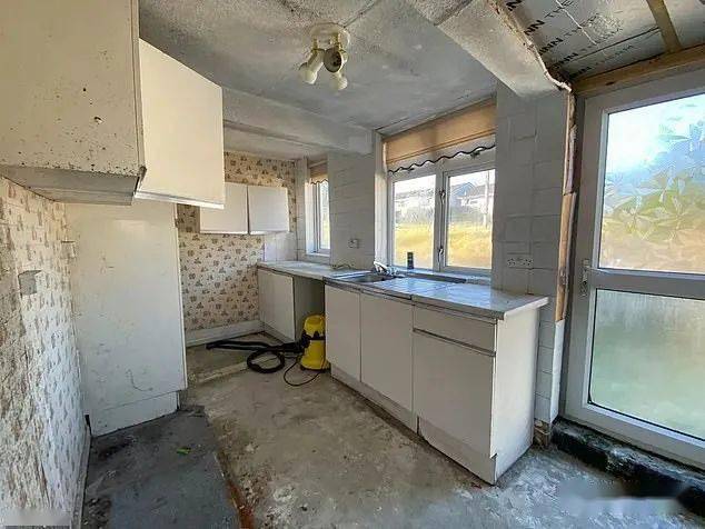 英国乡村房产降价分析_英国最大降价幅度房产_英郡雷丁真实价格暴跌