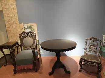 中国传统家具工艺_紫檀木花梨木酸枝木楠木鸡翅木瘿木铁梨木材质特点_中国古典家具木料色泽刀工漆艺装饰纹样