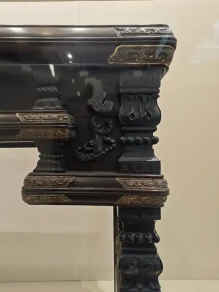 中国古典家具木料色泽刀工漆艺装饰纹样_中国传统家具工艺_紫檀木花梨木酸枝木楠木鸡翅木瘿木铁梨木材质特点