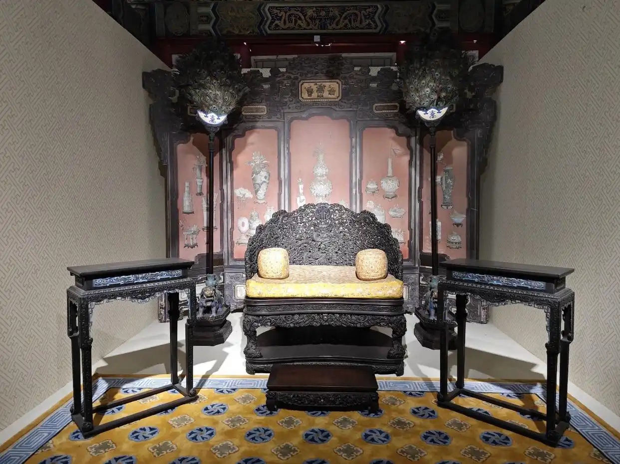 中国古典家具木料色泽刀工漆艺装饰纹样_中国传统家具工艺_紫檀木花梨木酸枝木楠木鸡翅木瘿木铁梨木材质特点