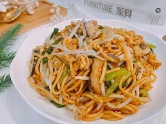 炒面做法_路边摊豆芽炒面做法_干爽不硬豆芽炒面技巧