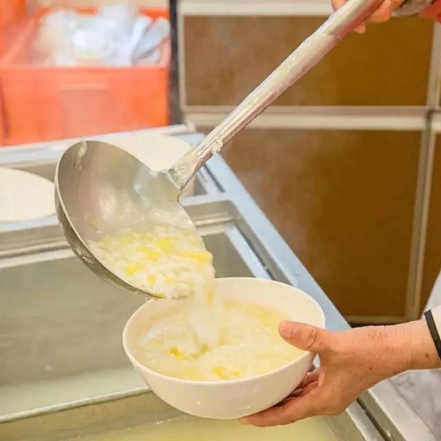 潮汕砂锅粥做法_砂锅粥与生滚粥的区别_海鲜砂锅粥图片