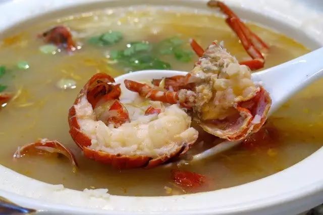 砂锅粥与生滚粥的区别_潮汕砂锅粥做法_海鲜砂锅粥图片