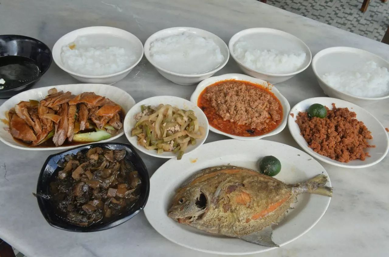 海鲜砂锅粥图片_潮汕砂锅粥做法_砂锅粥与生滚粥的区别