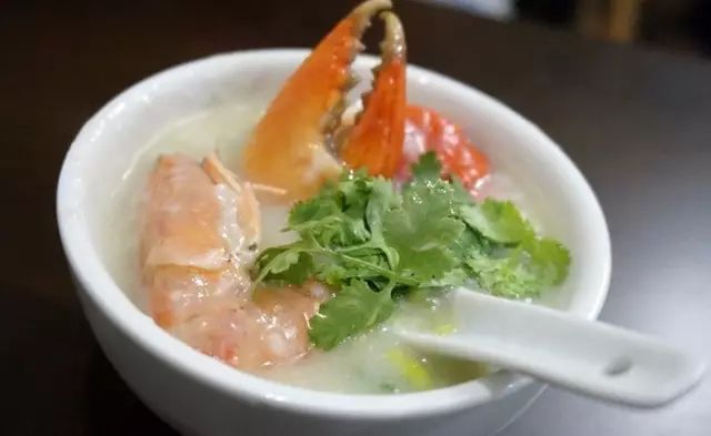 潮汕砂锅粥做法_海鲜砂锅粥图片_砂锅粥与生滚粥的区别