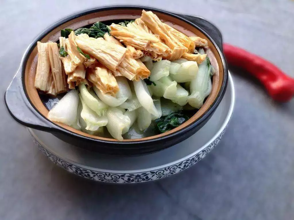 红萝卜小番茄炖汤食谱_白萝卜咖喱汤做法_平菇炒肉食材