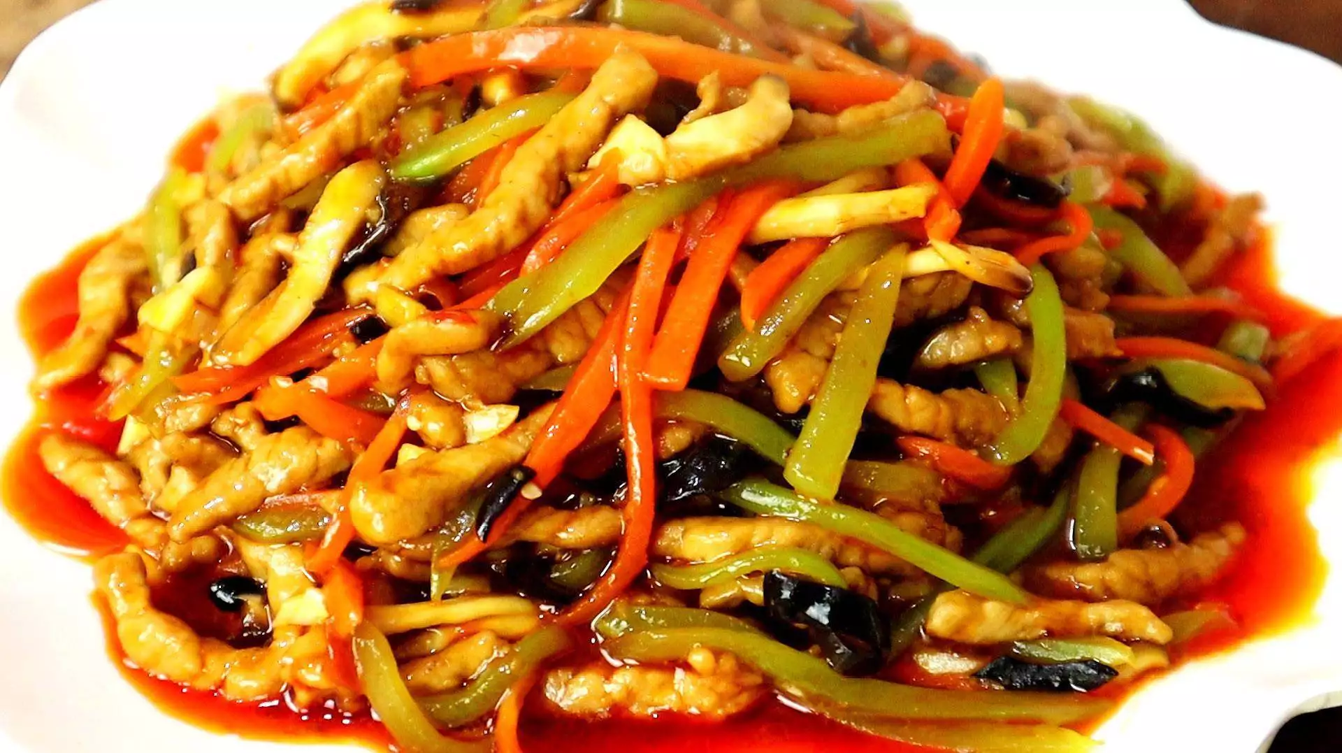 食材搭配创新方法_丰富餐桌美食秘籍_平菇炒肉食材