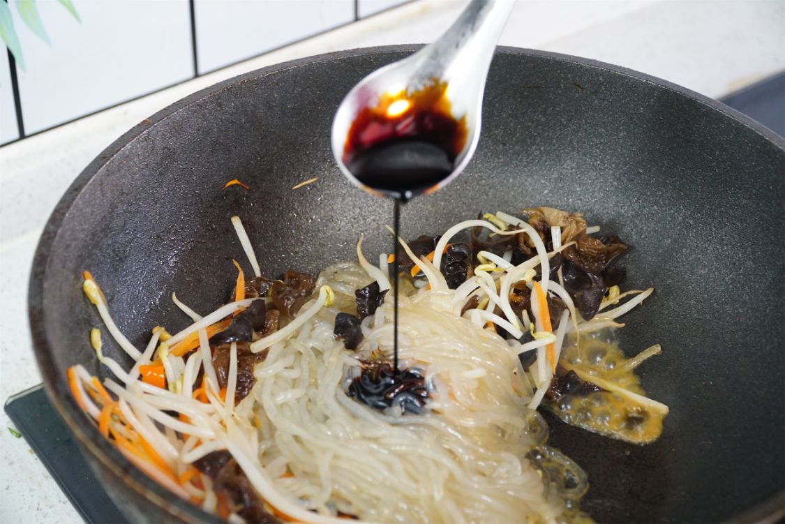 春饼 菜_立春咬春炒合菜做法_立春传统食物合菜制作方法